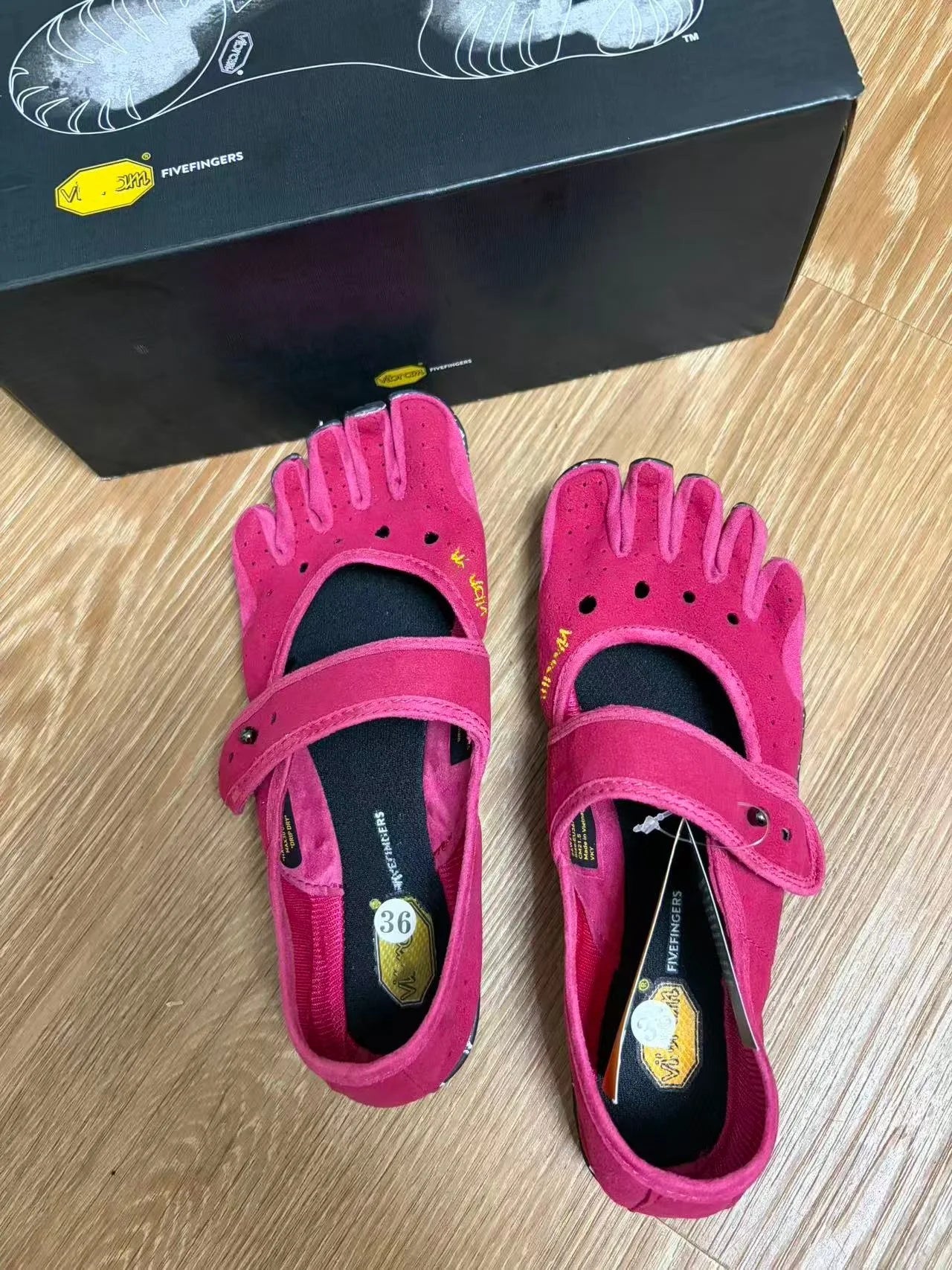 Women Five Toe Barefoot Mary Jane Shoes With Adjustable Strap