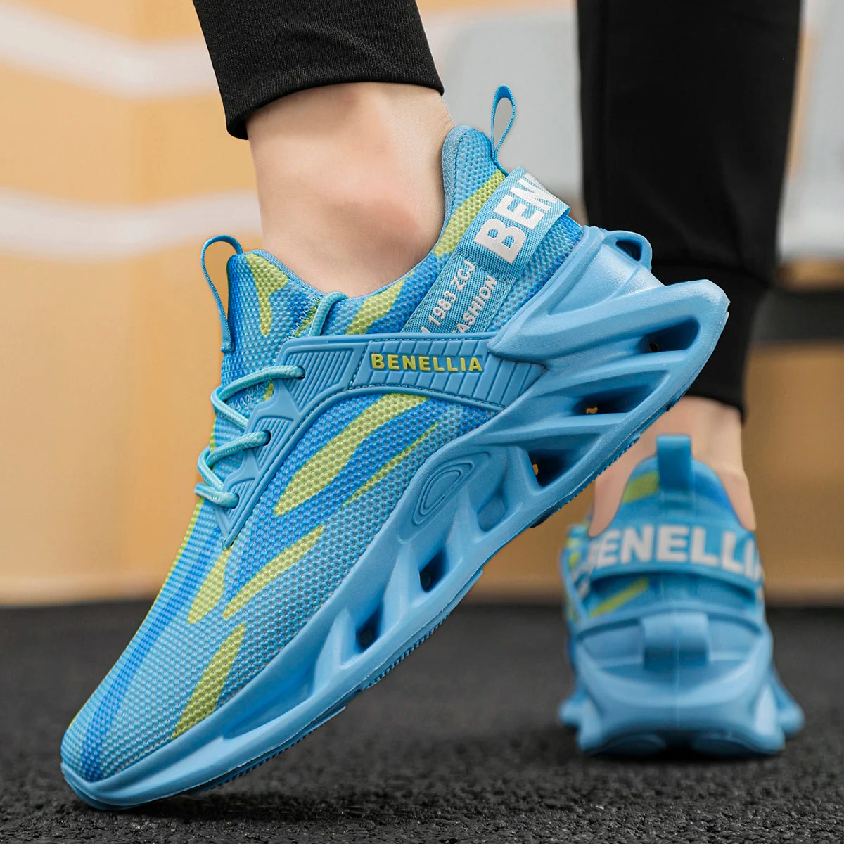 Unisex Breathable Running Shoes With Mesh Upper And Comfort Insoles